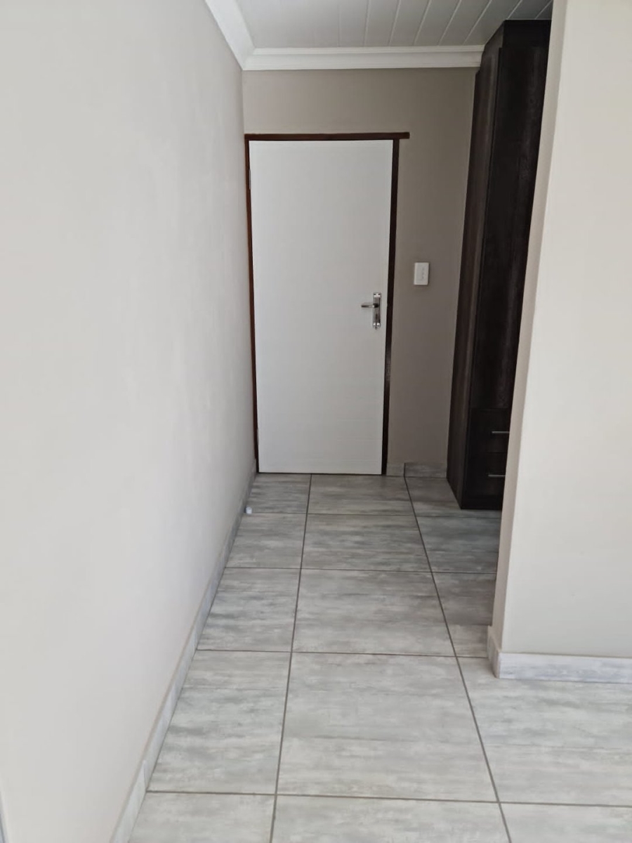 To Let 2 Bedroom Property for Rent in Albertinia Western Cape